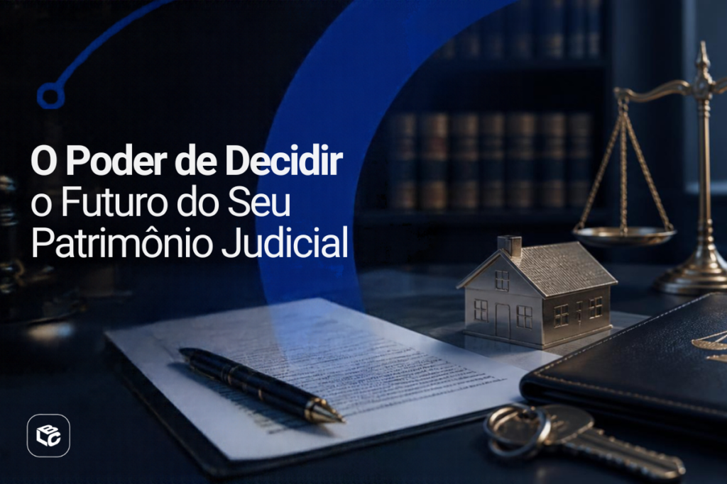 Arte sobre precatórios e Justiça Federal, com documentos, ampulheta e calculadora sobre uma mesa, ao lado de uma pessoa analisando processos.